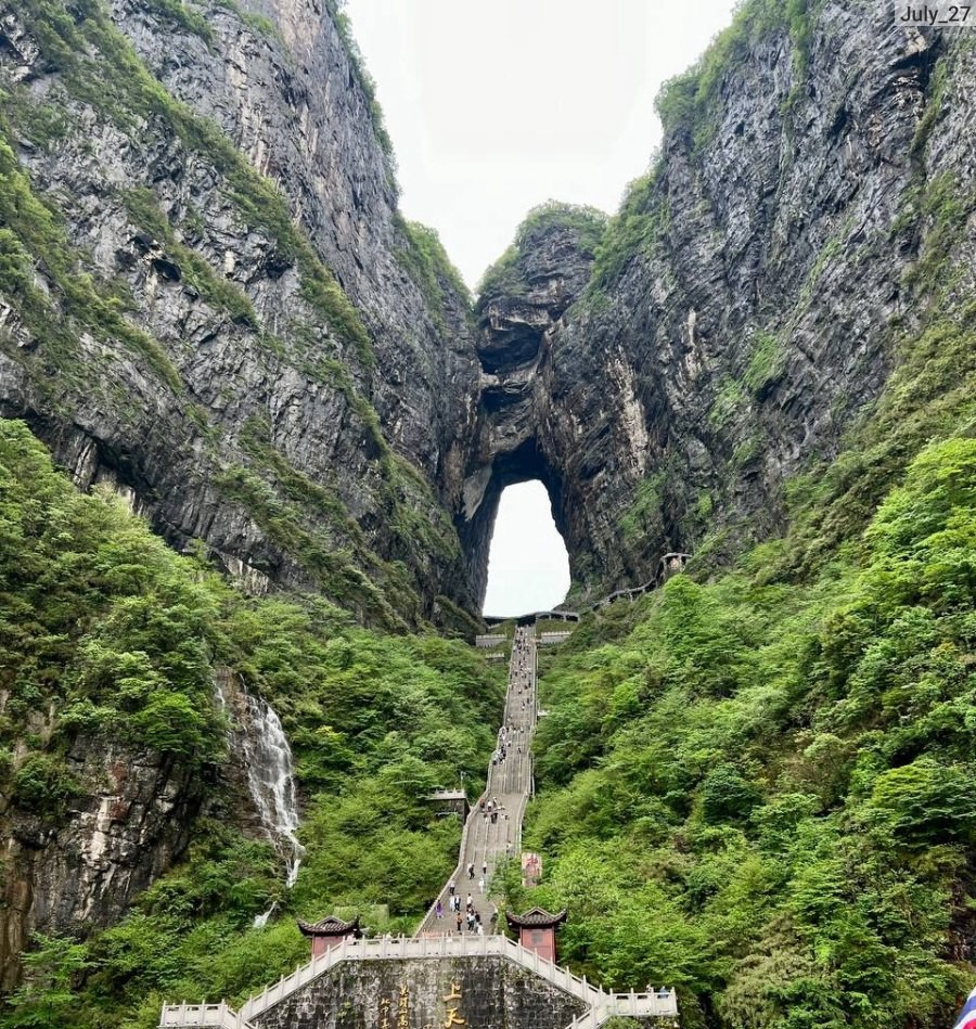 Jiuzhaigou & Zhangjiajie Tour